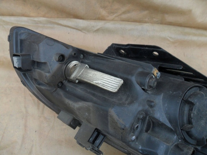 PHARE AVANT DROITE HYUNDAI I20 III