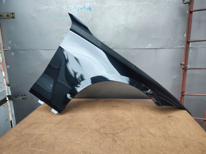 AILE ALUMINIUM DROIT BMW 4 G22 G23 G82 08.20R- PEINTURE GLANZSCHWARZ 668