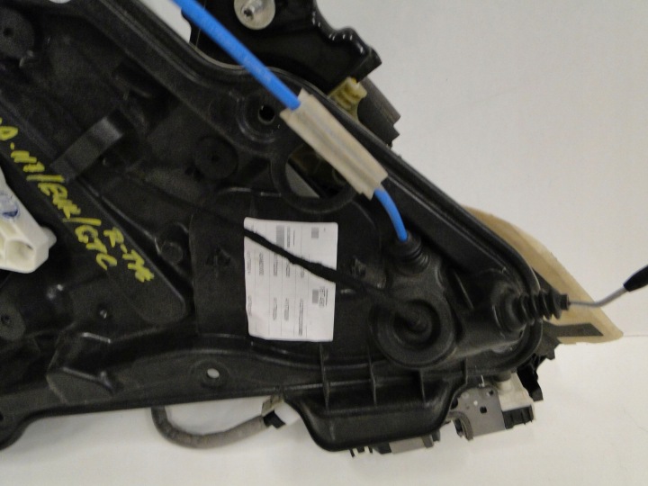 MERCEDES INSERT DANS PORTES ARRIÈRE DROIT CLA 117 W117 A1177300279