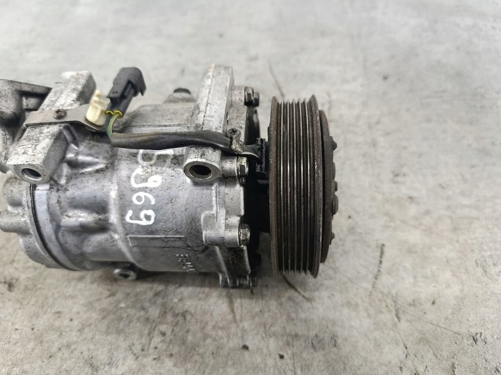 POMPE COMPRESSEUR DE CLIMATISATION VOLVO V50 31291882 1.6 D