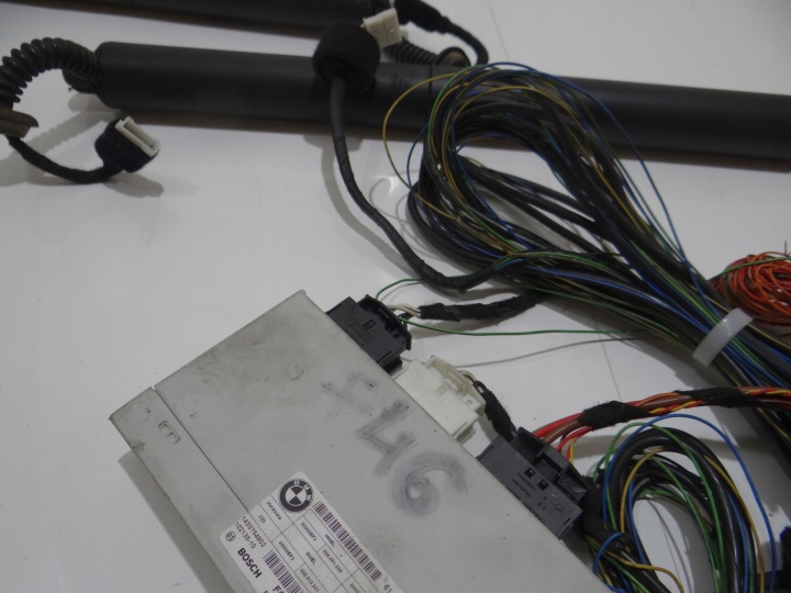 COUVERCLES DE COFFRE ÉLECTRIQUE KIT BMW F46 7412610