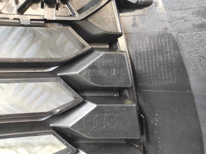 GRILLE PARE-CHOCS GRILLE CALANDRE DROITE AUDI A3 S3 8Y ORIGINALE 8Y0807682C