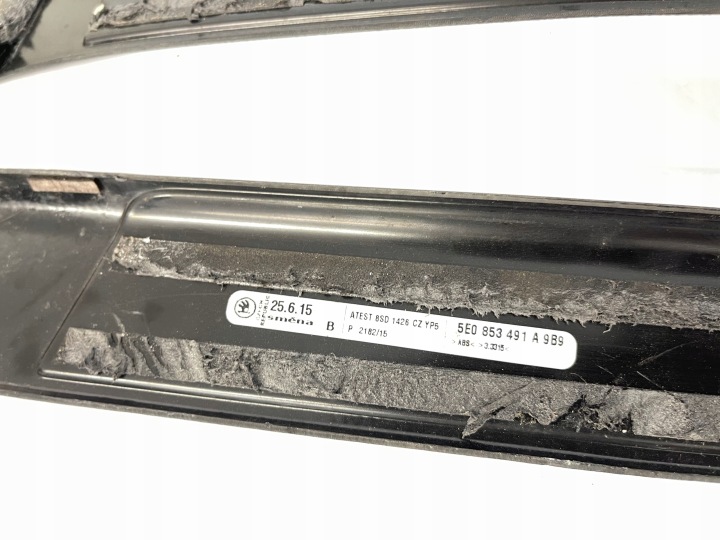SKODA OCTAVIA 3 III VRS REVÊTEMENTS SEUIL ENSEMBLE 5E0853492A 5E0853491A