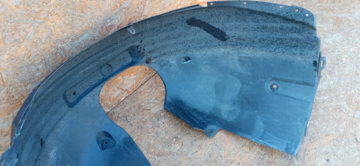 AUDI A3 8V5 13- PASSAGE DE ROUE GAUCHE AVANT GAUCHE AVANT 8V5821171