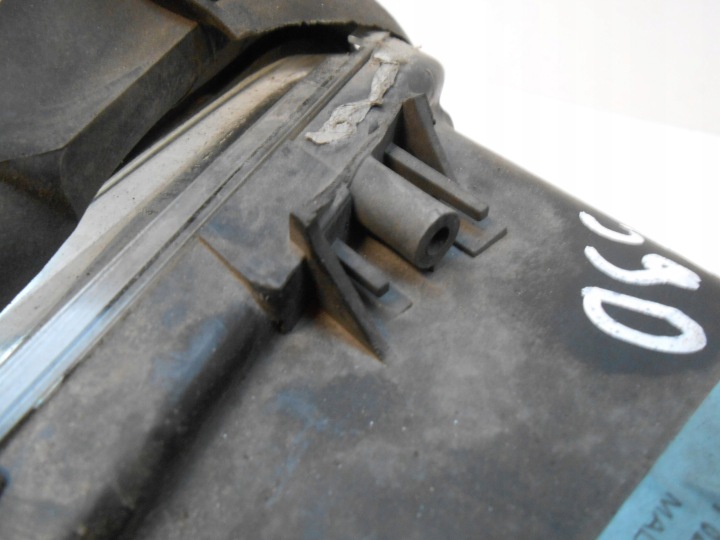 AUDI A4 B5 PHARE LENTILLE PHARES ANTIBROUILLARD PROJECTEUR GAUCHE AVANT 8D0941003AK DESCRIPTION