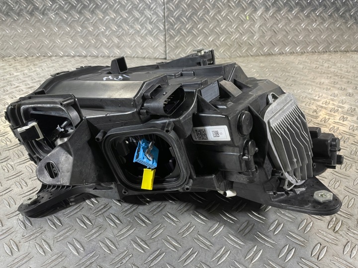 MERCEDES SLC W172 R172 PHARE AVANT AVANT GAUCHE A1729063501