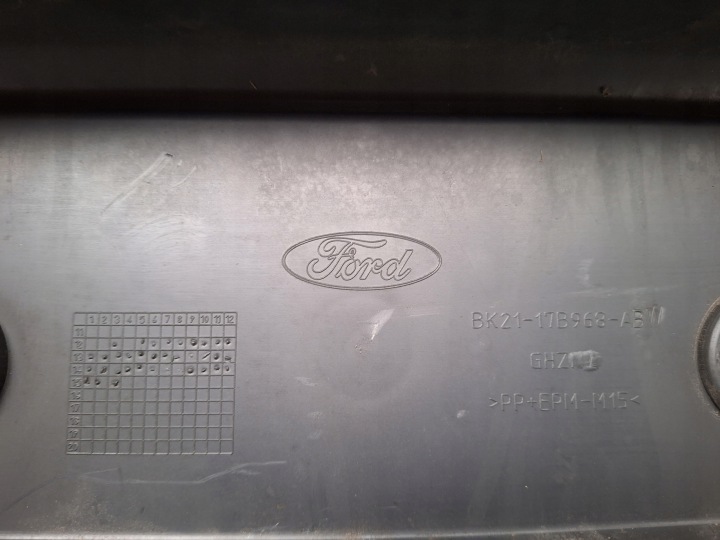 GRILLE CENTRALE PARE-CHOCS FORD TRANSIT CUSTOM