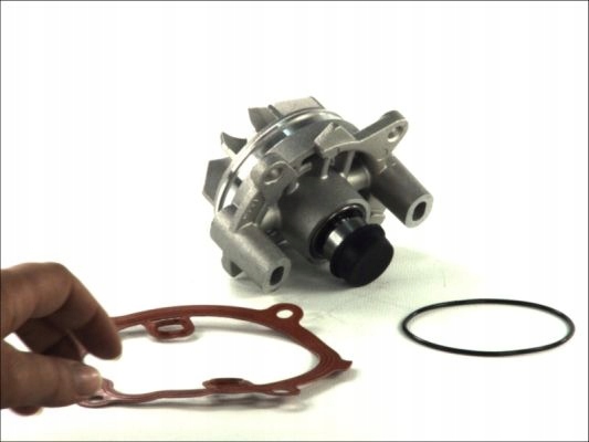 POMPE LIQUIDE REFROIDISSEMENT AVEC JOINT D'ÉTANCHÉITÉ CONVIENT VERS NISSAN INTERSTAR, PRIM