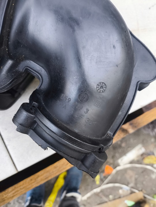 COLLECTEUR ADMISSION 3.2 FSI AUDI A4 A6 A8 D3 06E133210