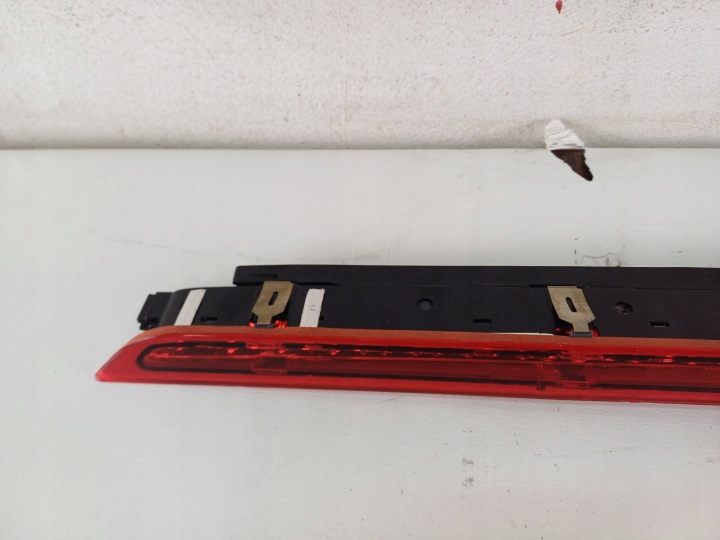 TROISIÈME LANTERNE STOP PHARE AUDI R8 4S3 420945097B