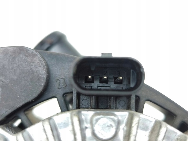 CUPRA FORMENTOR SUPPLÉMENTAIRE POMPE À EAU 2023 04L965567C
