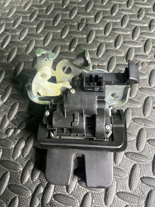 SERRURE COUVERCLES DE COFFRE COUVERCLES DE COFFRE AUDI A6 C7 UNIVERSEL AVANT 4G9827520