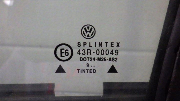 PORTES GAUCHE ARRIÈRE VW GOLF IV UNIVERSEL 1J9833311