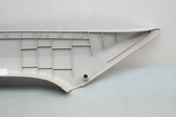 AVANT DROITE PROTECTION MONTANTS SKODA FABIA III ESTATE (NJ5) 6V0867233 1.0L