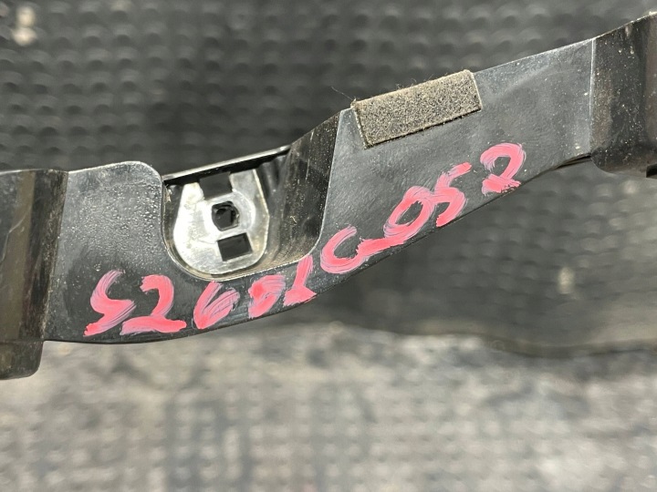SUZUKI VITARA III 3 LY 15- GLISSIÈRE POIGNÉE FIXATION PARE-CHOCS GAUCHE AVANT