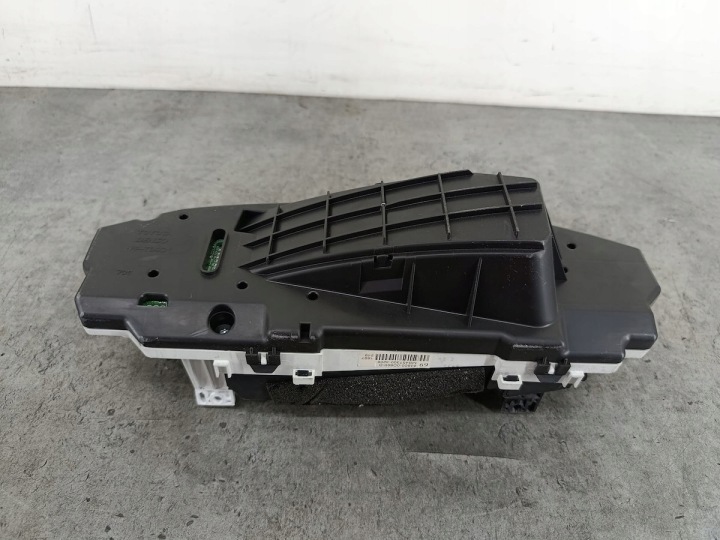COMPTEUR TOYOTA YARIS II 83800-0D690-D MB457300-3206 1.4 D-4D