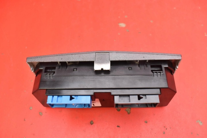 PANNEAU COMMANDE CONDUIT D'AIR CLIMATISATION 13168100 OPEL ZAFIRA B 05-10