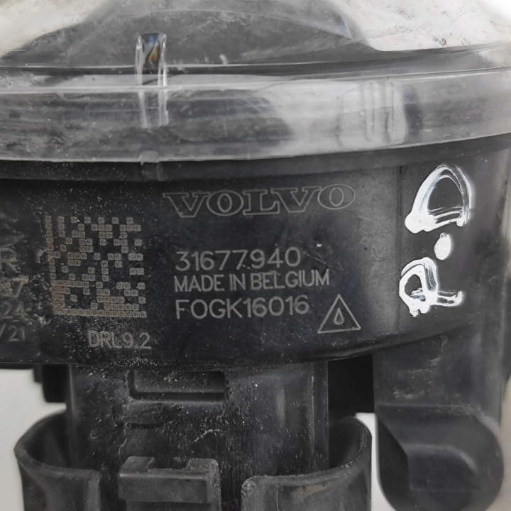 PHARES ANTIBROUILLARD DROIT AVANT VOLVO V60 II (225, 227) 31677940 34274979 2.0L 220KW