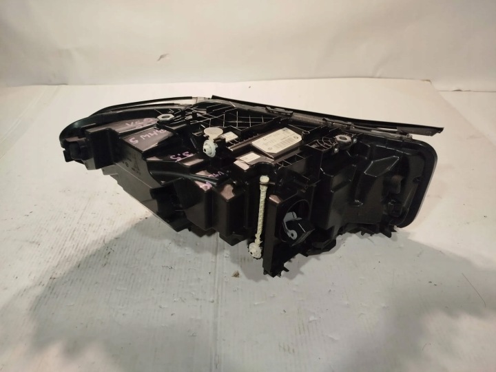 PHARE GAUCHE AVANT BMW 5 G30 G31 ENDOMMAGÉE