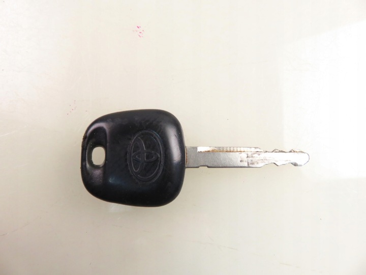 CONTACTEUR D'ALLUMAGE INSERTS TOYOTA COROLLA UNIVERSEL (_E12_) 8978302020