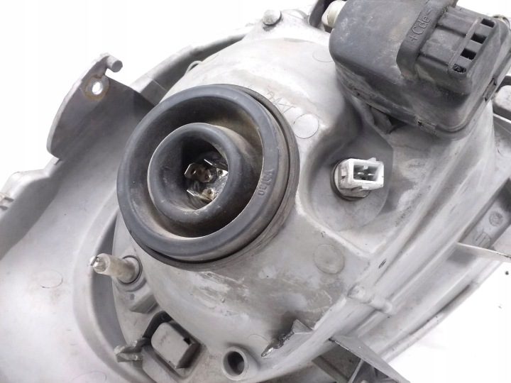 PROJECTEUR GAUCHE CÔTÉ OPEL VIVARO
