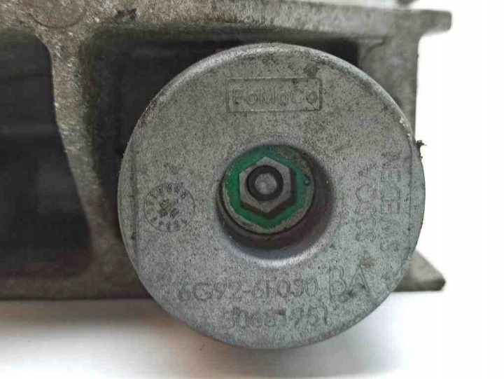 GAUCHE POIGNÉE MOTEUR VOLVO XC60 6G926F030BA 2.4L DIESEL 136KW 2010