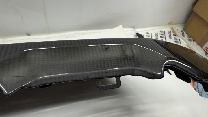 AUDI RSQ8 4M8 AVANT GRILLE PARE-CHOCS AVEC CHÂSSIS AVEC CARBONU