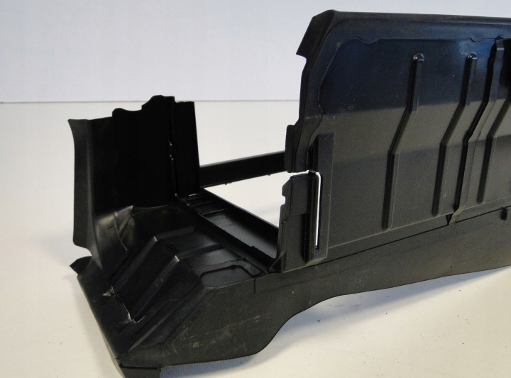 MERCEDES GUIDE D'AIR INFÉRIEURE A2465051130 A 176 CLA 117 B 247