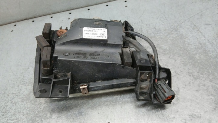 PHARES ANTIBROUILLARD GAUCHE MAZDA 323F 1.5B 00R F014000048