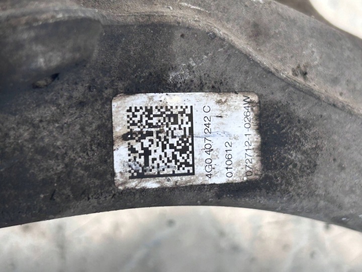 MOYEU ROUES AVANT DROITE CÔTÉ AUDI A4 S4 B8 8K 4G0407242C