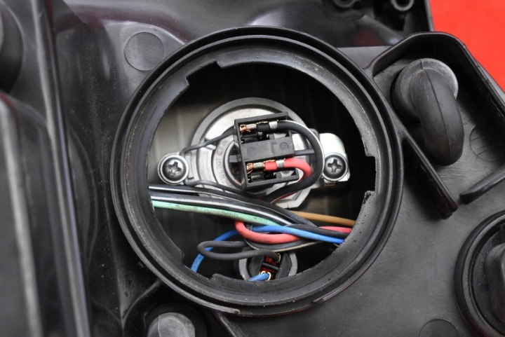 PROJECTEUR GAUCHE PHARE AVANT UK 96699881 OPEL ANTARA 06-15