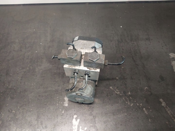 POMPE ABS AUDI A4 B5 8D 8E0614111M 0273004134