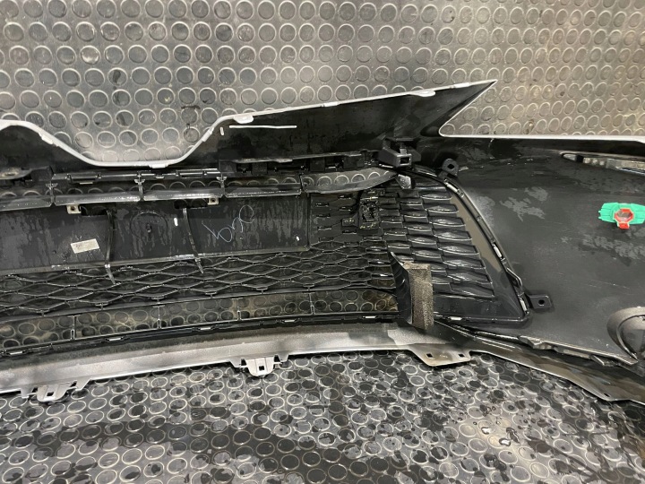 TOYOTA COROLLA XII 12 E21 LIFT 22- BERLINE PARE-CHOCS AVANT AVANT