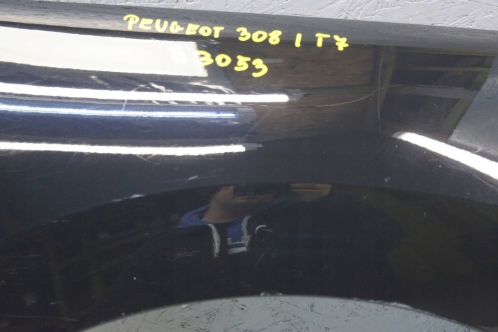 PEUGEOT 308 I T7 AILE DROIT AVANT (B3053)
