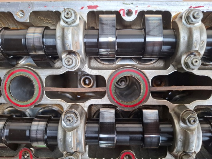 CULASSE MOTEUR DROITE ARBRES FERRARI 612 SCAGLIETTI F137