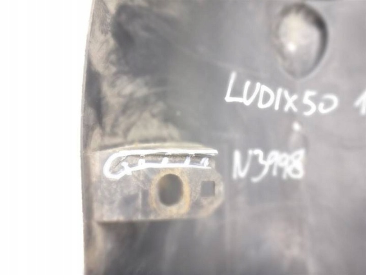 PEUGEOT LUDIX 50 PRISE PROTECTION PLASTIQUE SOUS SPOD