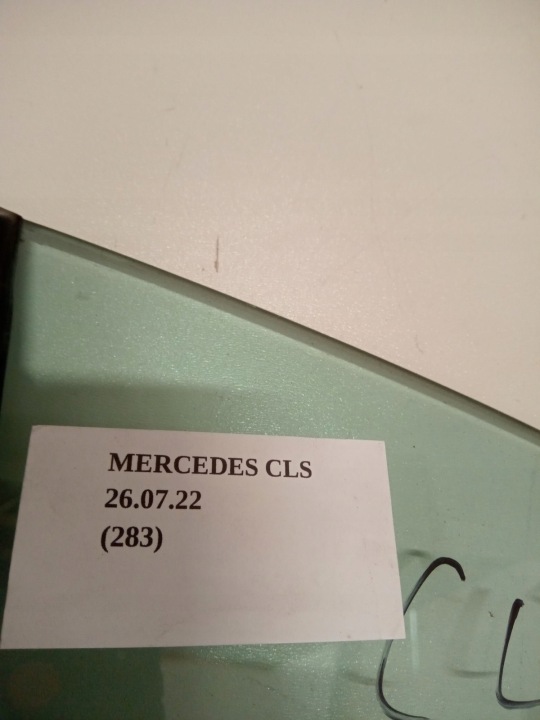VITRE TRIANGLE MOULURE GAUCHE ARRIÈRE MERCEDES CLS W219