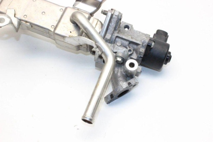 VANNE EGR TOYOTA AURIS (_E18_) 2560137010B 31012433 1.8L 2014