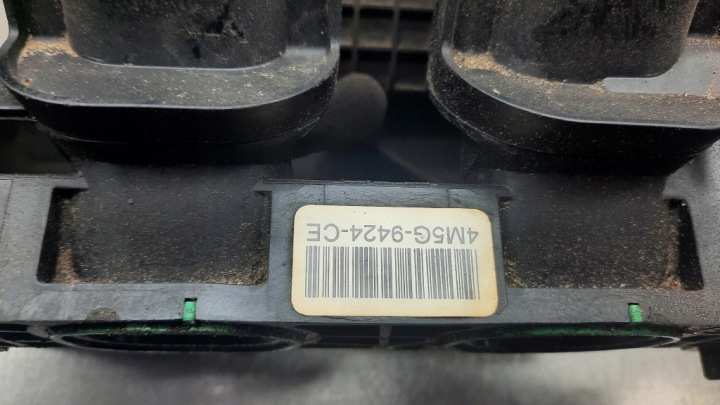 COLLECTEUR ADMISSION FORD FOCUS MK2 LIFT 1.6B 09R HAYON 4M5G-9424-CE