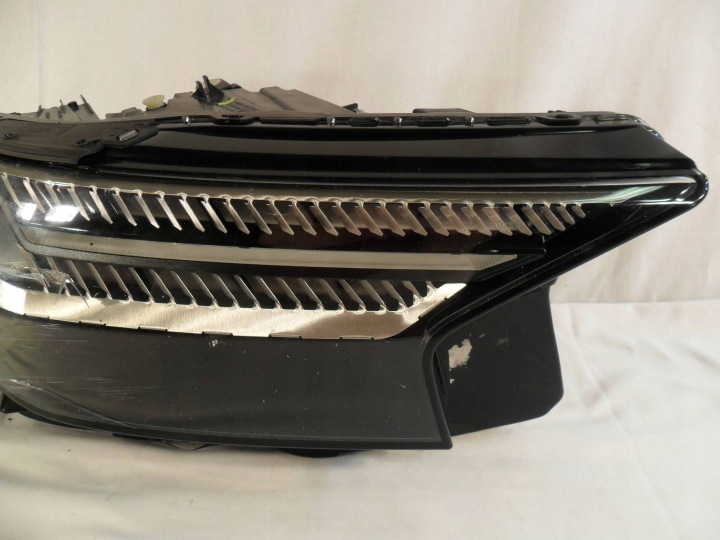 PROJECTEUR AVANT CÔTÉ DROITE AUDI Q4 SPORTBACK E-TRON 89A941036