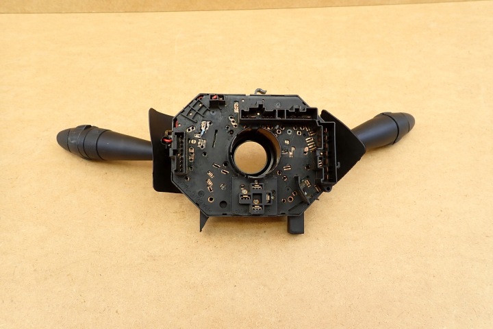 FIAT PALIO 97- MANETTES CLIGNOTANTS COMMUTATEUR CAOUTCHOUC B883 OE