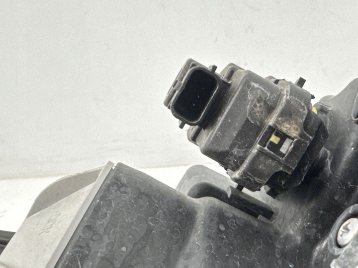 PROJECTEUR GAUCHE CÔTÉ FORD MUSTANG VI FR3B13006B