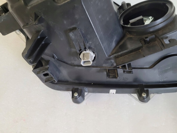MAZDA 3 BM III LIFT PHARE GAUCHE LENTILLE ORDINAIRE GAUCHE BACS-510400