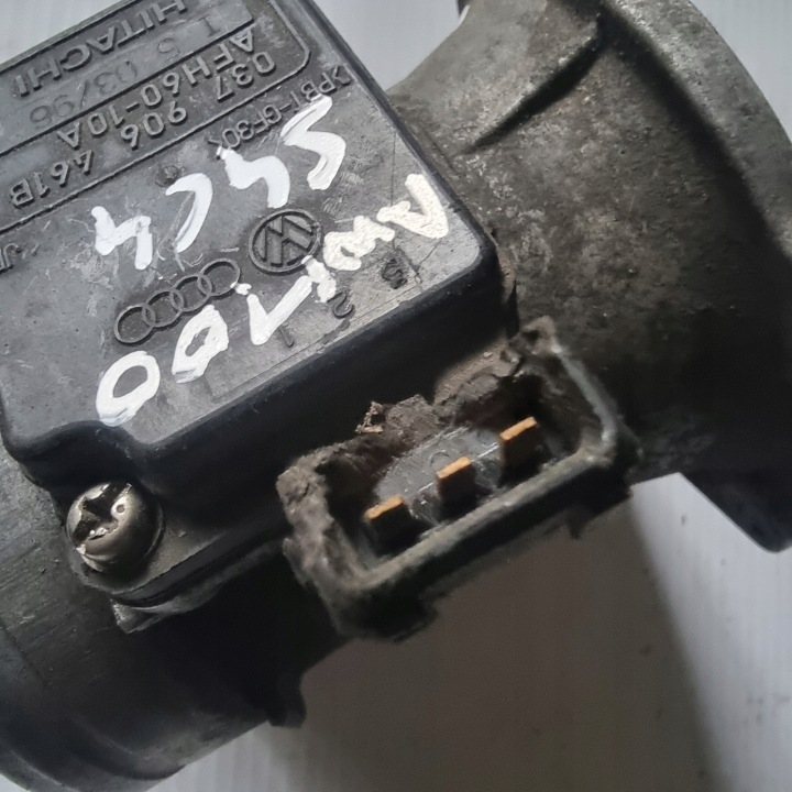 DÉBITMÈTRE AUDI 100 S4 C4 037906461B NR B2-115