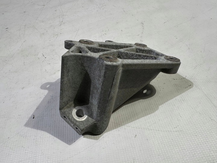 POIGNÉE FIXATION MOTEUR AVANT GAUCHE JEEP GRAND CHEROKEE WK2 2012+