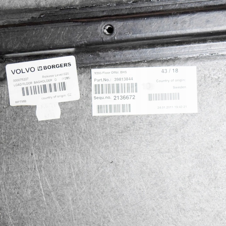 VOLVO XC70 2011 REVÊTEMENT COUVERCLES DE COFFRE