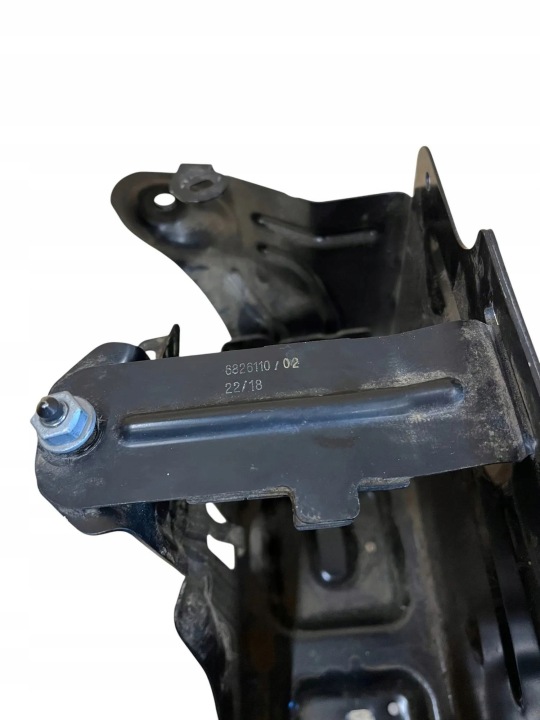 BMW 7 G11 G12 FIXATION BATTERIE 6826110 2020