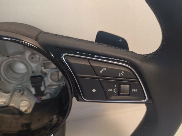 82A419091AF VOLANT SCIETA PALETTES MULTIFONCTION AUDI A1 A3 8Y