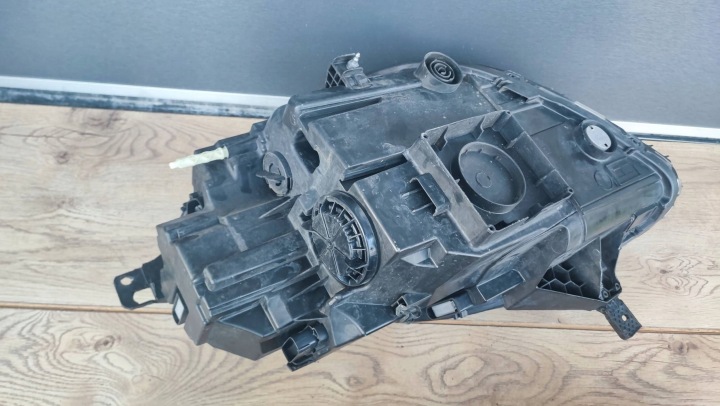 PROJECTEUR FORD PUMA L1FB13E014GH PHARE