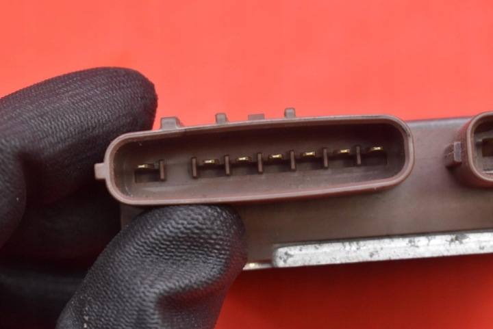 CONTRÔLEUR MODULE INJECTEURS 89871-26010 TOYOTA RAV 4 2 II 2.0 D-4D 116 KM 4X4